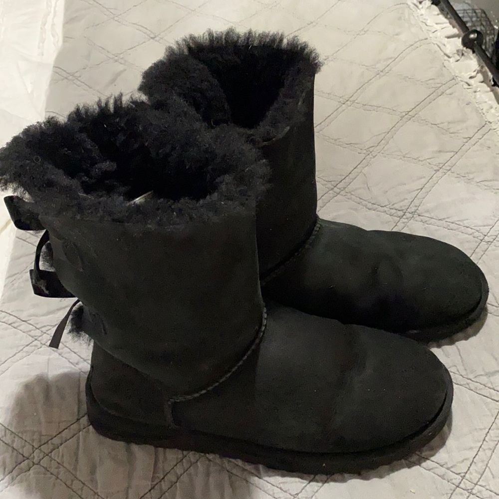 UGG Bailey Bow II Genuine Shearling Boot size 8